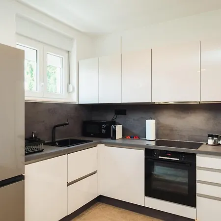 Luxury 2 Apartamento *