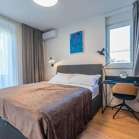 Apartment Luxury 2 *