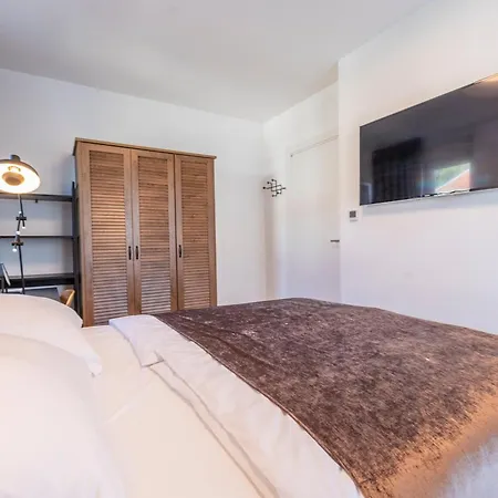 Luxury 2 * Сплит
